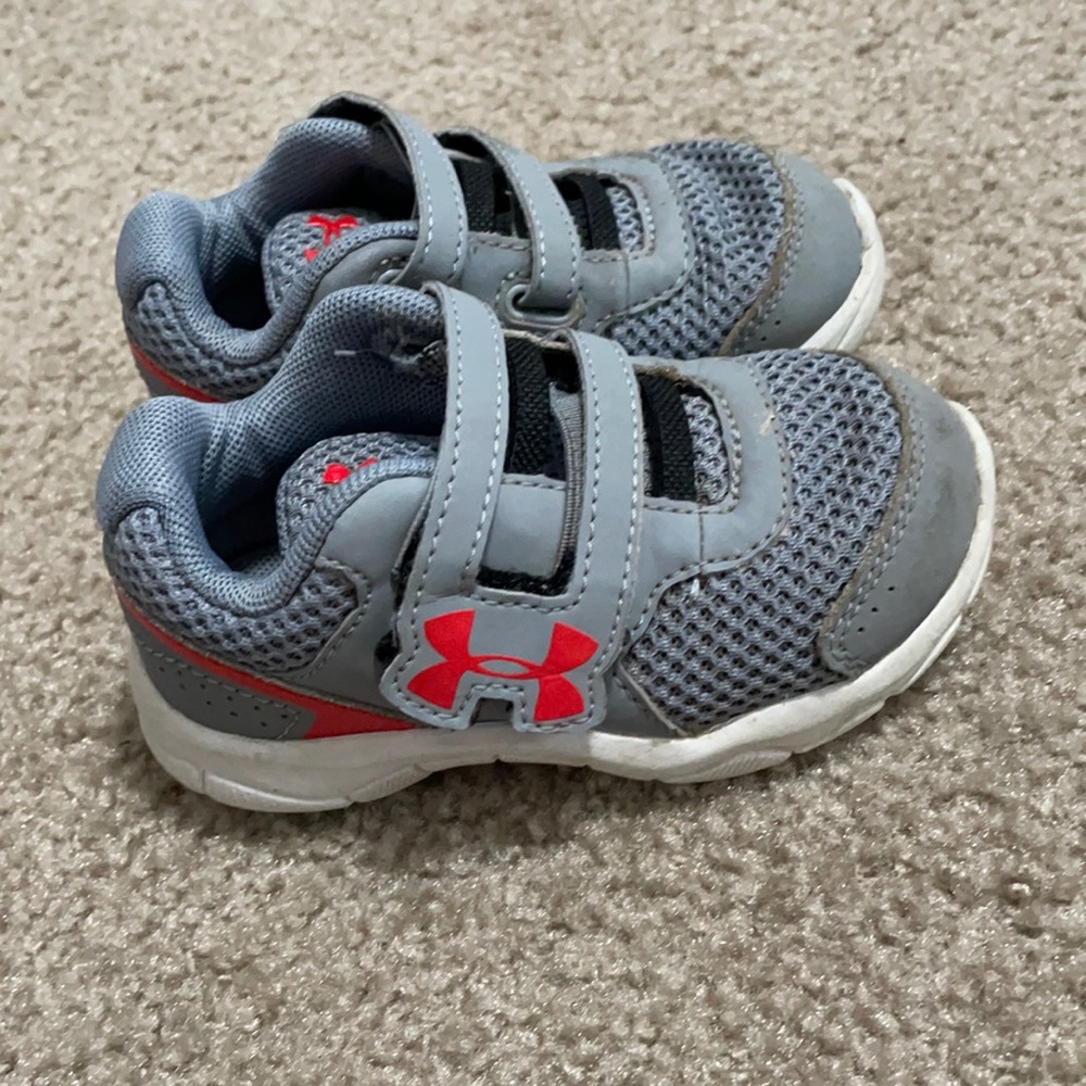 Under Armor boys shoes 6K